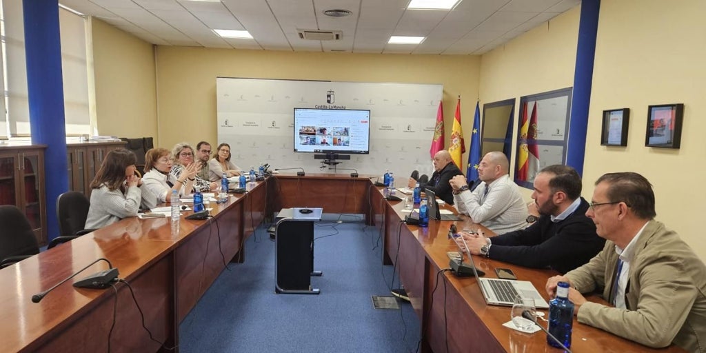 Castilla-La Mancha plantea la creación de centros intermedios para la recogida de carne de caza