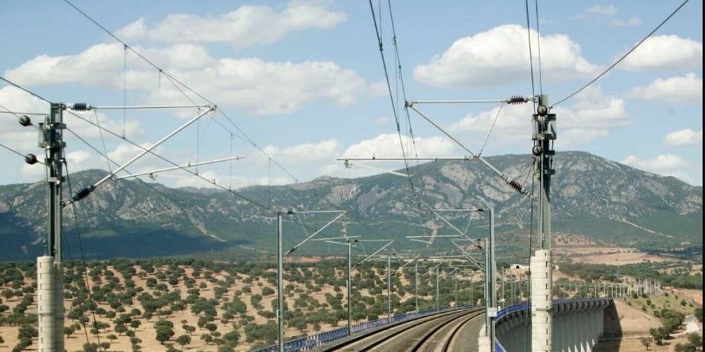 6.300 viajeros de 21 trenes, afectados por el robo de cable en Los Yébenes y Manzaneque