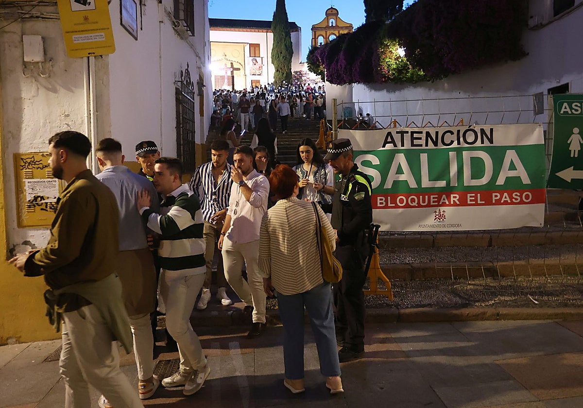 Control de aforo en la cruz de la Paz en el Bailío