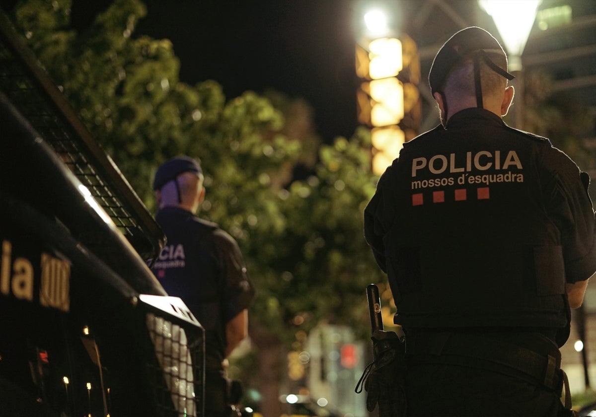 Dos agentes de la Policía catalana
