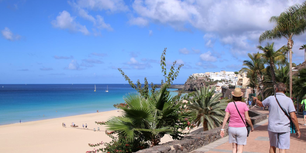 La llegada de turistas internacionales a Canarias crece un 0,9% con un 4,5% más de facturación