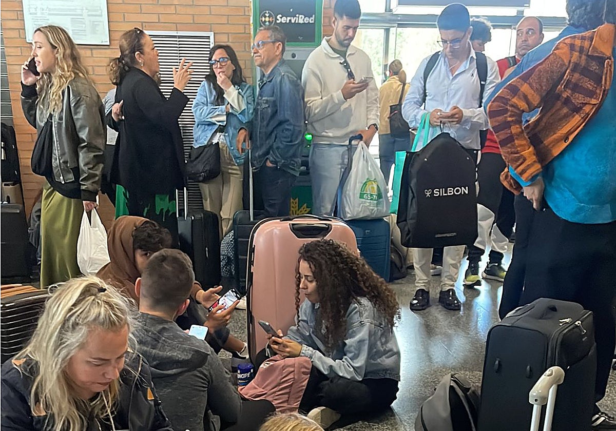 El caos ferroviario vuelve a Córdoba tras el robo de cable: «Cuando no es una cosa, es otra; siempre igual»