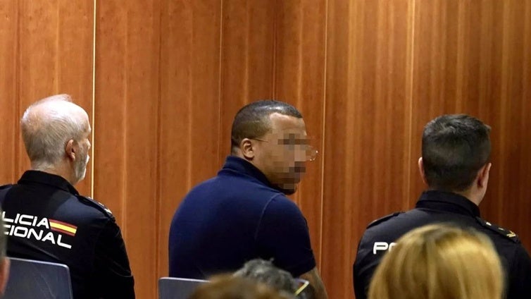 El 'Melillero' asiste a la 'baby shower' de su hija desde la cárcel por videollamada