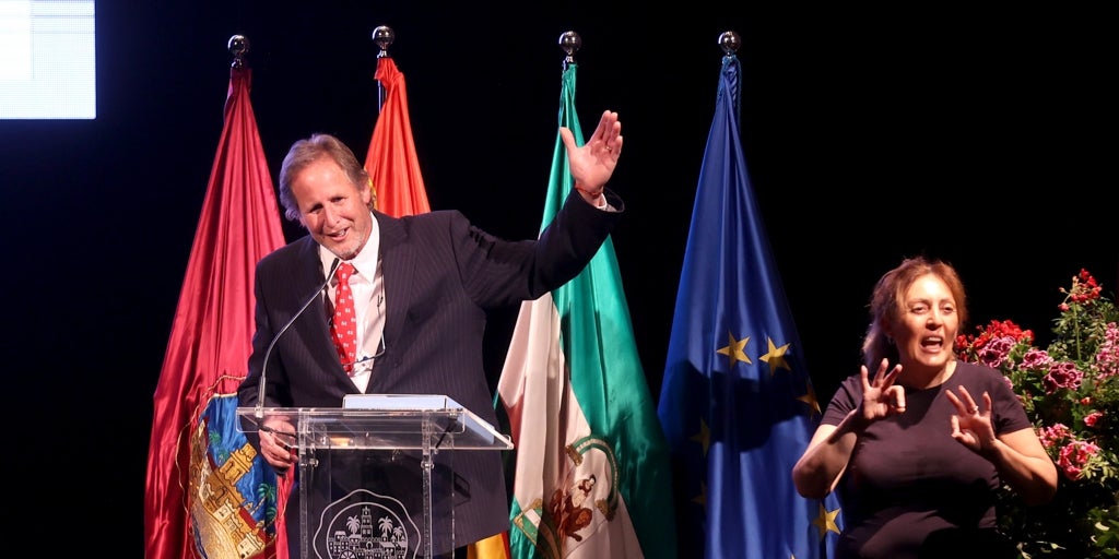 Gerardo Olivares, en su pregón: «Córdoba en mayo no se explica: se vive»