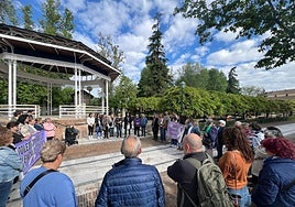 La «alegría» por la firma del convenio VioGén 'sobrevuela' en la concentración contra la violencia de género en La Vega