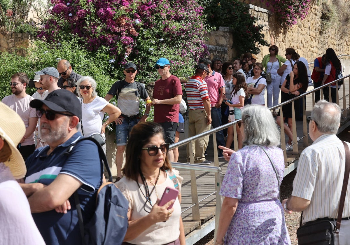 Grupos de visitantes hacen cola en el barrio de San Basilio en una imagen de archivo