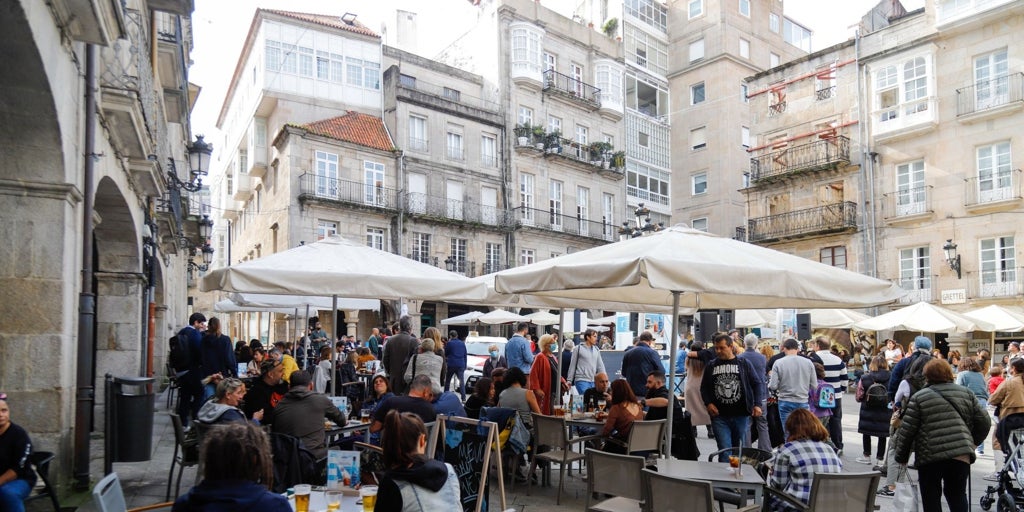 Galicia reduce el paro en un 8,54% en abril, alcanzando el mínimo de la serie histórica