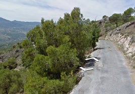 Muere un hombre de 53 años al volcar su camión y caer por un barranco en el pueblo granadino de Lecrín
