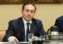 Albares alarga la agonía de los embajadores cesados