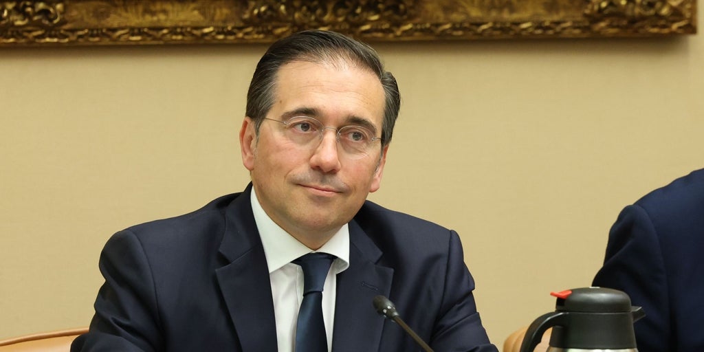 Albares alarga la agonía de los embajadores cesados