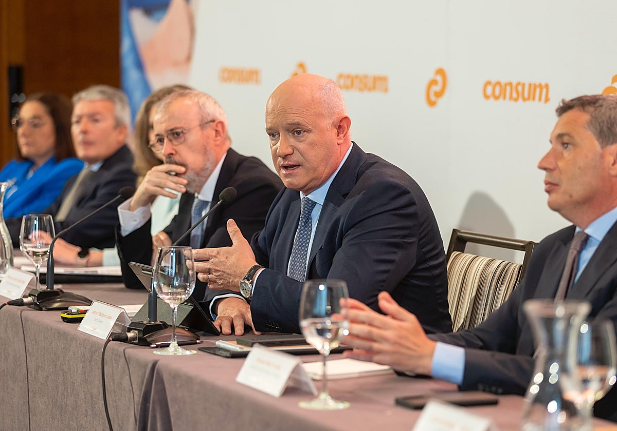 Imagen del director general de Consum en la presentación de resultados de 2024