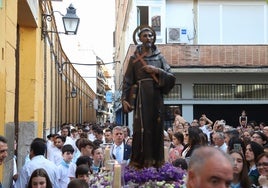 La procesión infantil y juvenil de la Divina Pastora de Córdoba, en imágenes