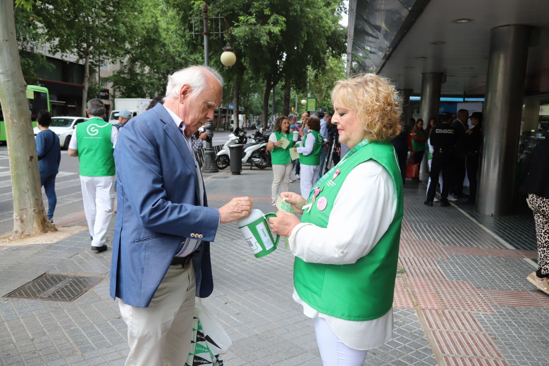 La cuestación solidaria contra el cáncer en Córdoba, en imágenes