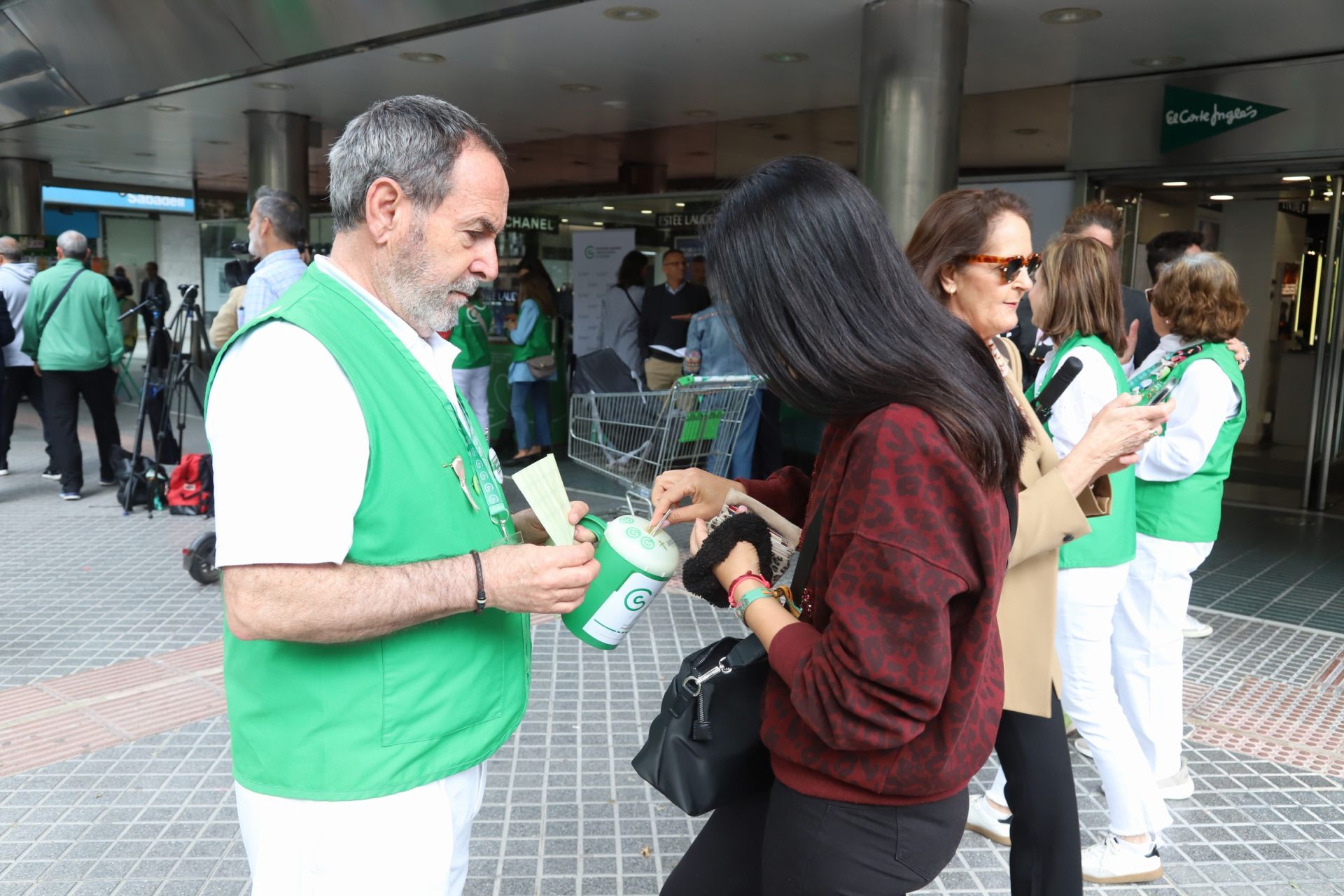 La cuestación solidaria contra el cáncer en Córdoba, en imágenes