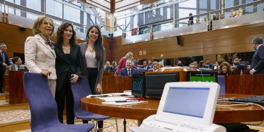 Las taquígrafas vuelven a los plenos de la Asamblea de Madrid cinco años después y podrán recoger con fidelidad las broncas