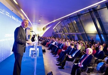 Azcón cree que el apagón hará que el Gobierno se tome en serio la energía y le reclama «un incremento en la inversión de la red eléctrica»