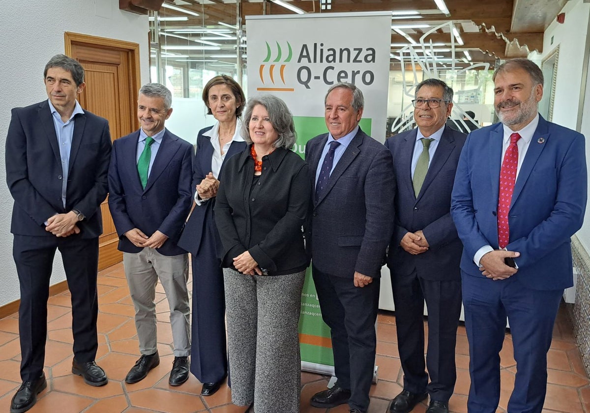 La consejera de Desarrollo Sostenible, el presidente de Cecam y otras autoridades en la inauguración de las jornadas
