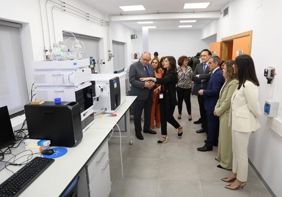 El rector de la UCO y el consejero de Universidad, en las nuevas instalaciones del Instituto