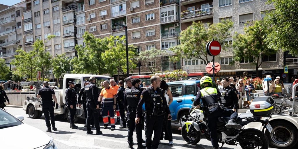 Pega un martillazo en la cabeza al conductor de una grúa tras una discusión de tráfico en Granada