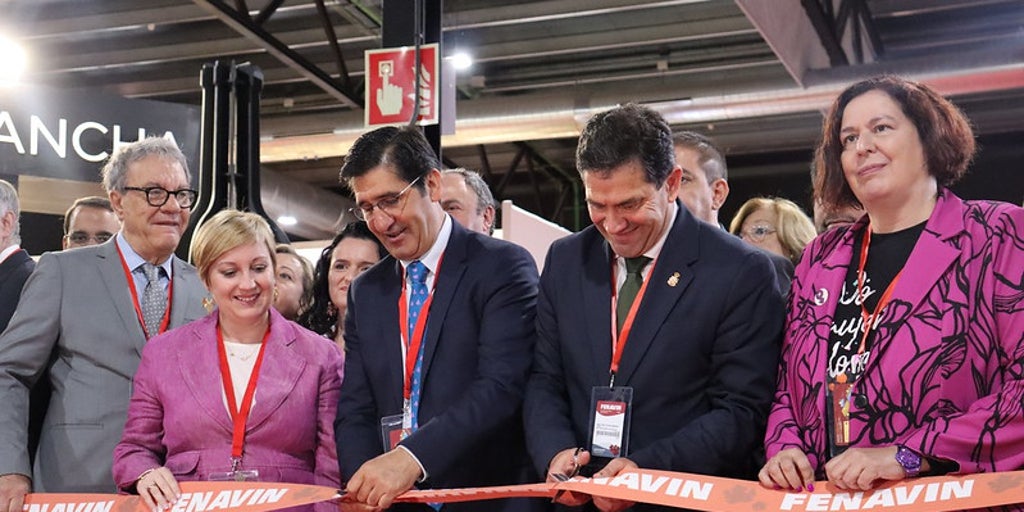 Caballero analiza el nuevo acuerdo para la reforma del Estatuto de Autonomía con el Club Conecta