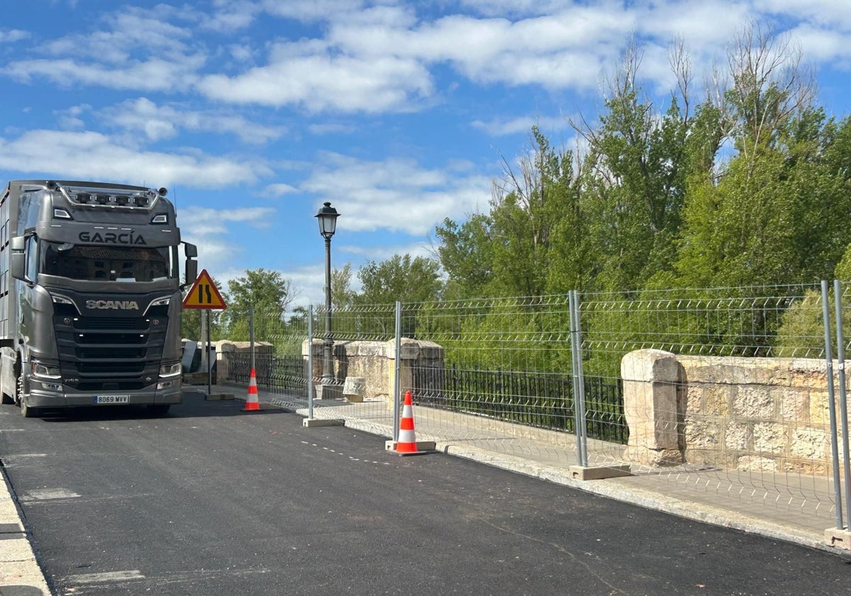El puente de San Esteban de Gormaz se reabre al tráfico tras dos meses de obras