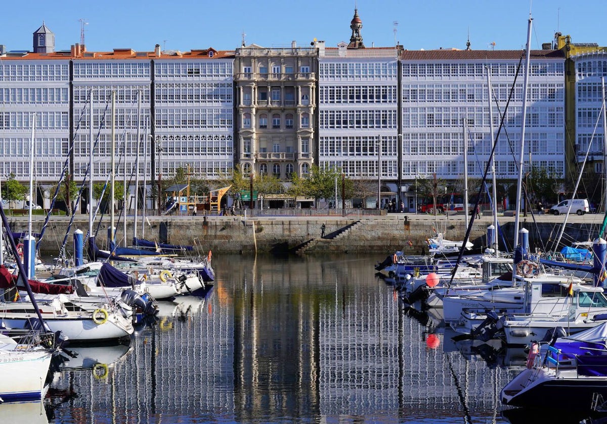 La fachada marítima del puerto de La Coruña, en una imagen de archivo