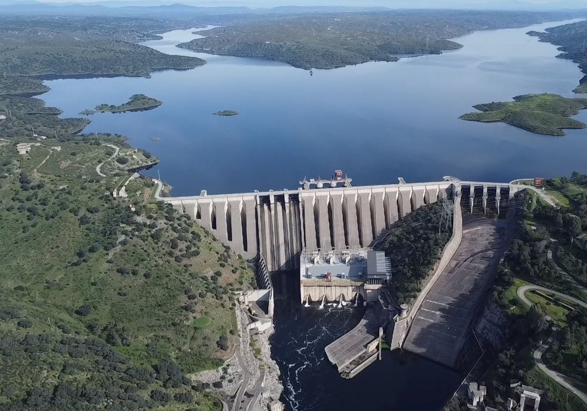 Central hidroeléctrica de bombeo reversible en Cáceres, Extremadura