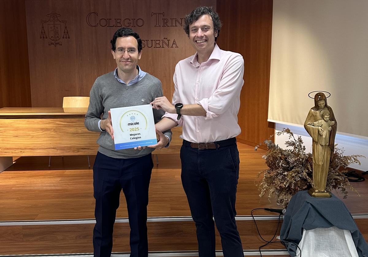 Concesión de la placa de 'Mejores Coles 2025' al colegio Trinidad Sansueña