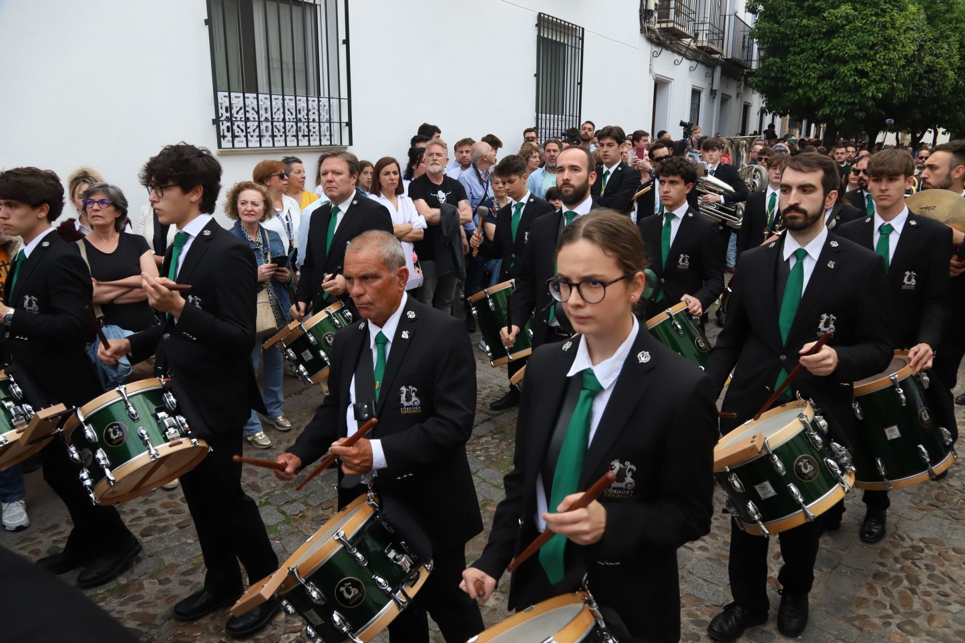 Las mejores imágenes de la sobria y elegante procesión de San Rafael por Córdoba