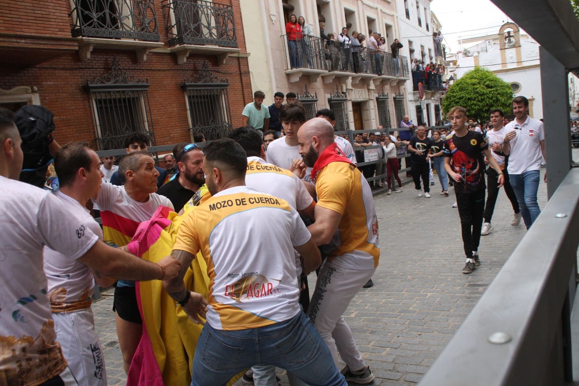 La brutal cogida en el Toro de Cuerda de Carcabuey, en imágenes
