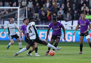 El Córdoba CF pierde el tren del play off en una tarde de errores en Burgos (3-2)