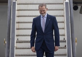 Los Reyes rinden homenaje a los españoles republicanos que murieron en el campo nazi de Mauthausen