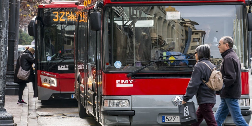 Servicios especiales de la EMT de Valencia para acudir en autobús a la festividad de la Virgen de los Desamparados