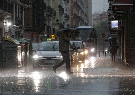Alerta por la llegada de nuevas tormentas con granizo y lluvias fuertes a Valencia: «Prudencia»
