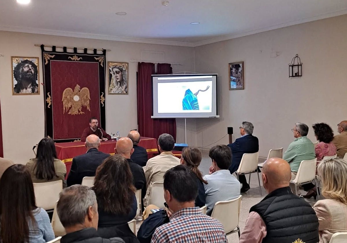 Sergio García imparte la charla a los hermanos de la Merced, el jueves