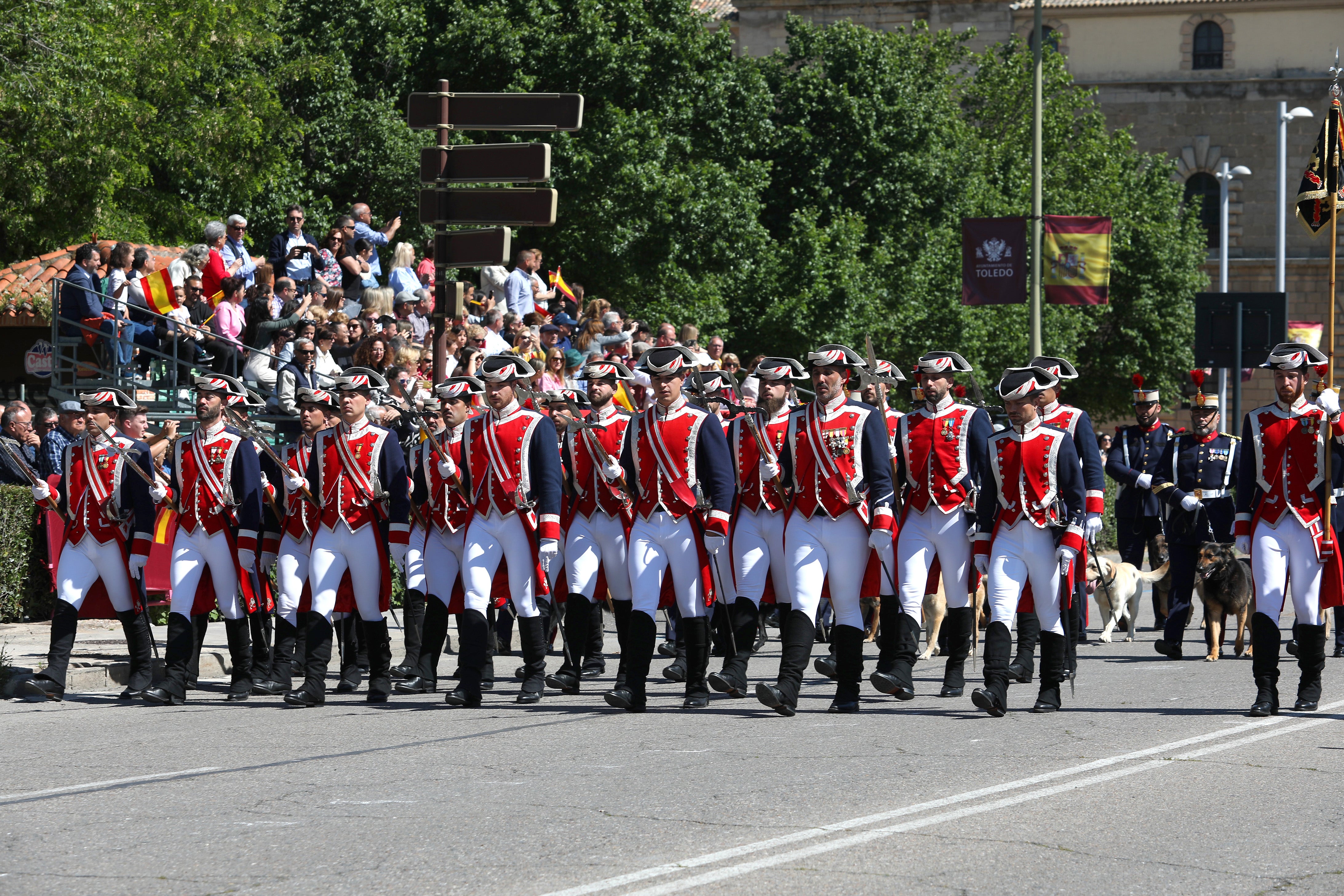 Las imágenes de la despedida de la Guardia Real de Toledo