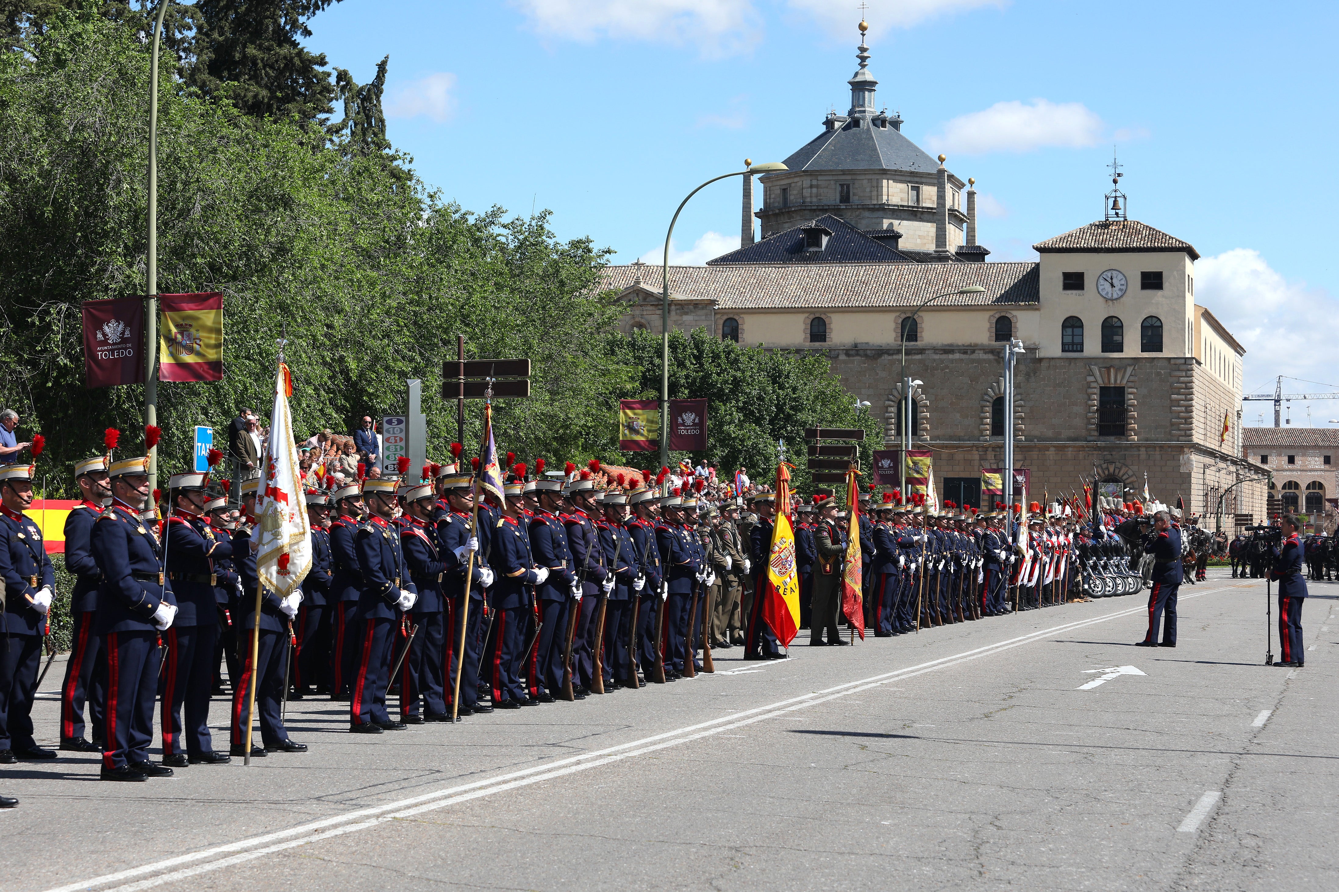 Las imágenes de la despedida de la Guardia Real de Toledo