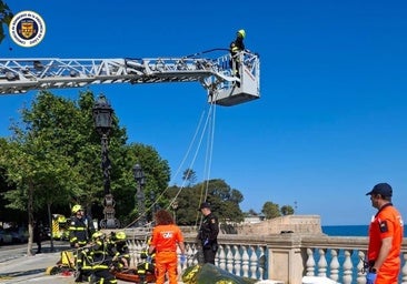 Rescate en la Alameda Apodaca de Cádiz.