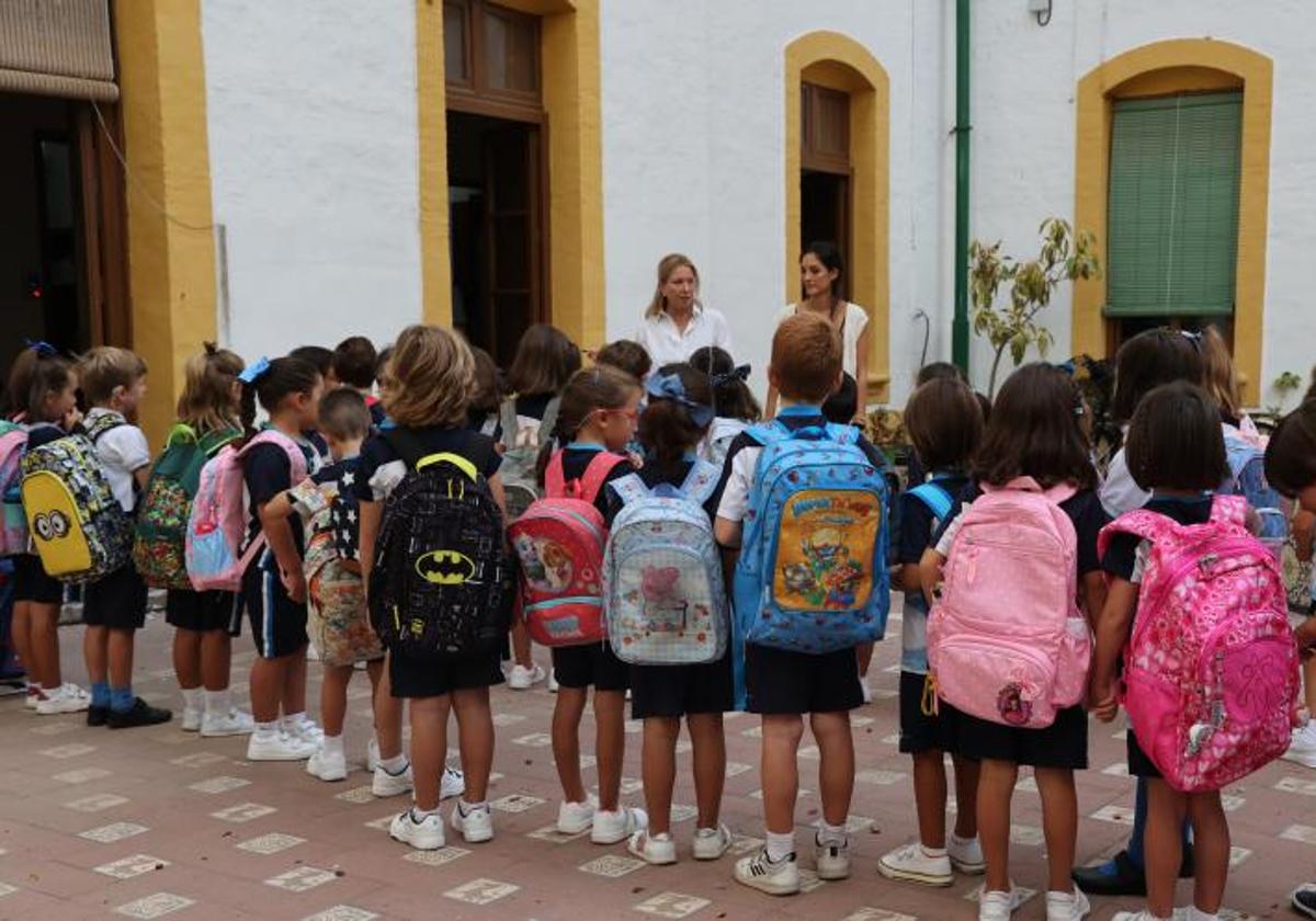Primer día de clase en un colegio de la capital cordobesa