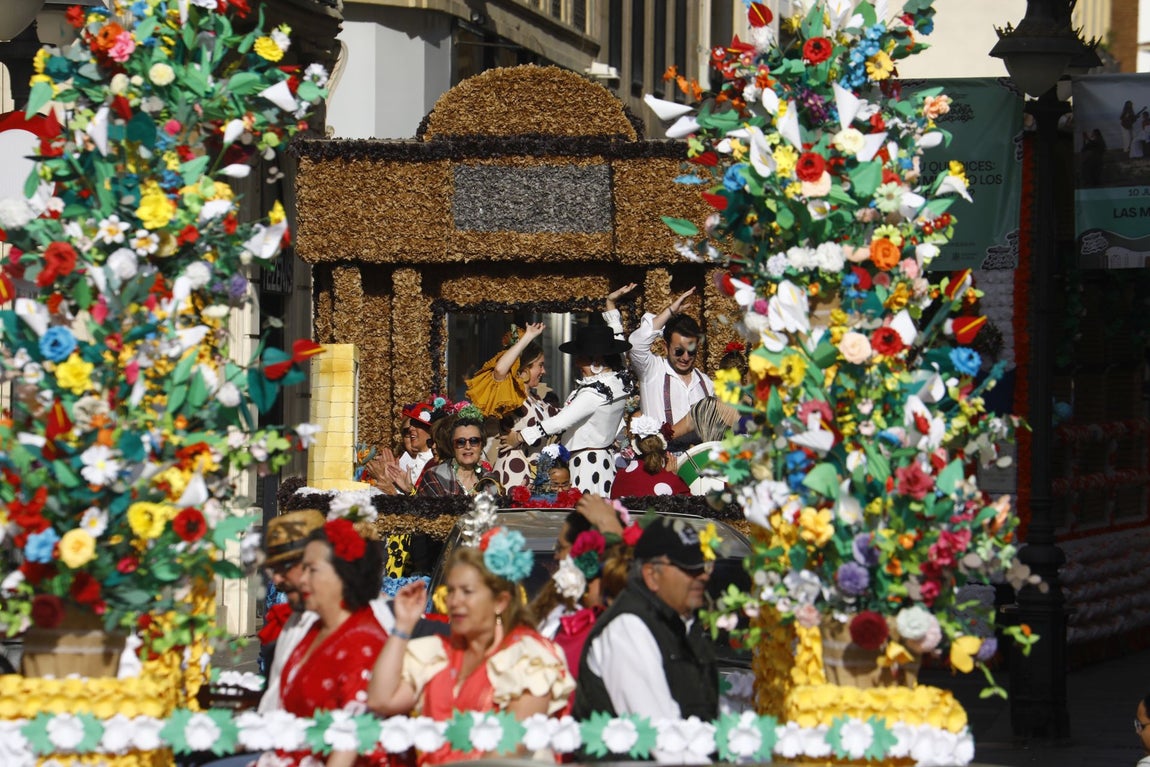 La colorida romería de la Virgen de Linares de Córdoba, en imágenes