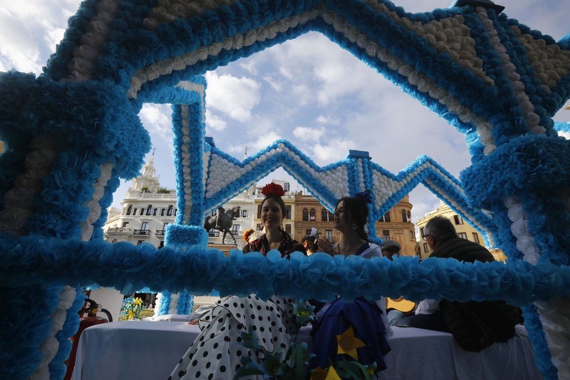 La colorida romería de la Virgen de Linares de Córdoba, en imágenes