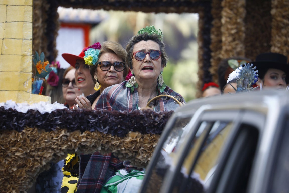 La colorida romería de la Virgen de Linares de Córdoba, en imágenes