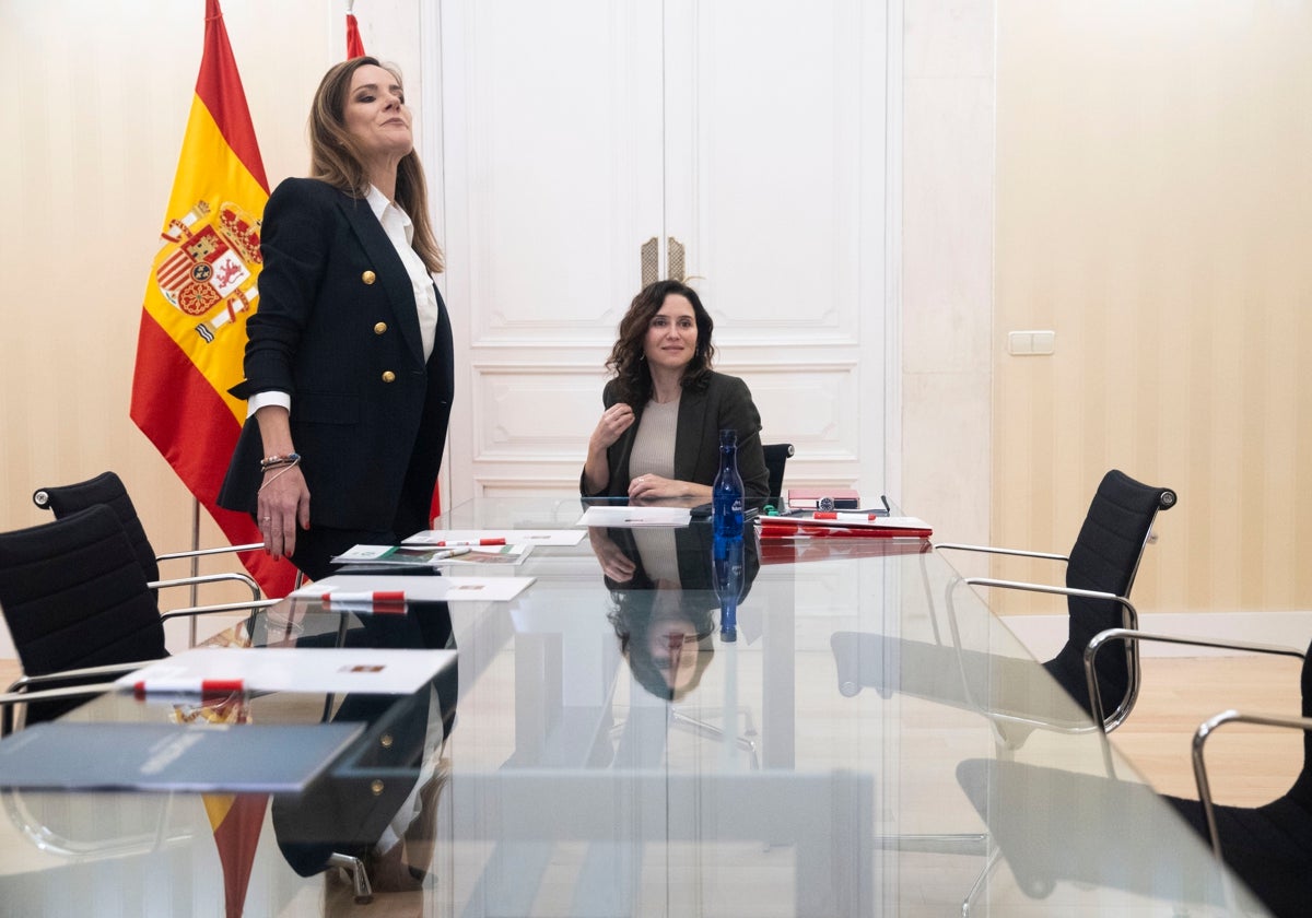 Isabel Díaz Ayuso y la portavoz de Vox en la Asamblea, Isabel Pérez Moñino