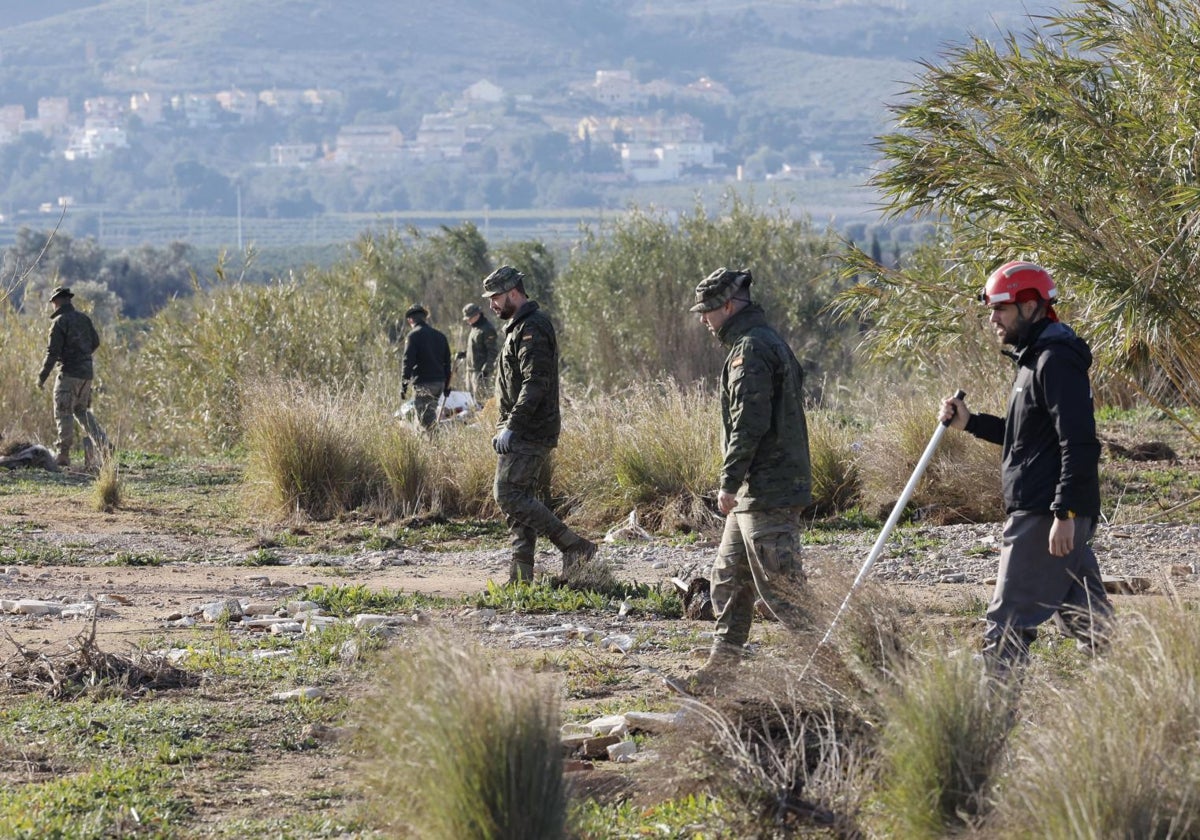 Imagen de archivo de efectivos de la Guardia Civil durante los trabajos de búsqueda de tres desaparecidos tras la dana
