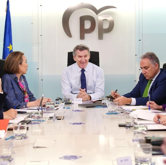 «Los cambios solo los sabe él»: Feijóo aplaza a julio el revulsivo del PP