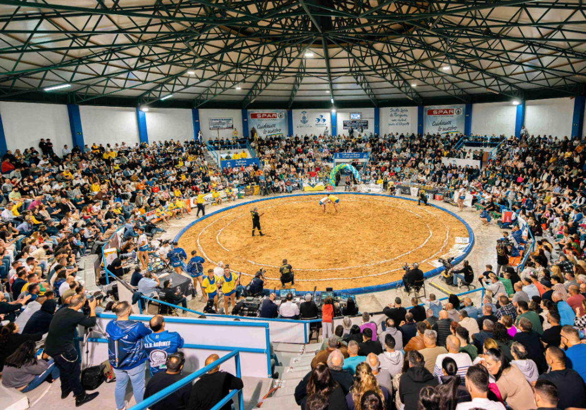 Luchada en el terrero de Vecindario, en Gran Canaria