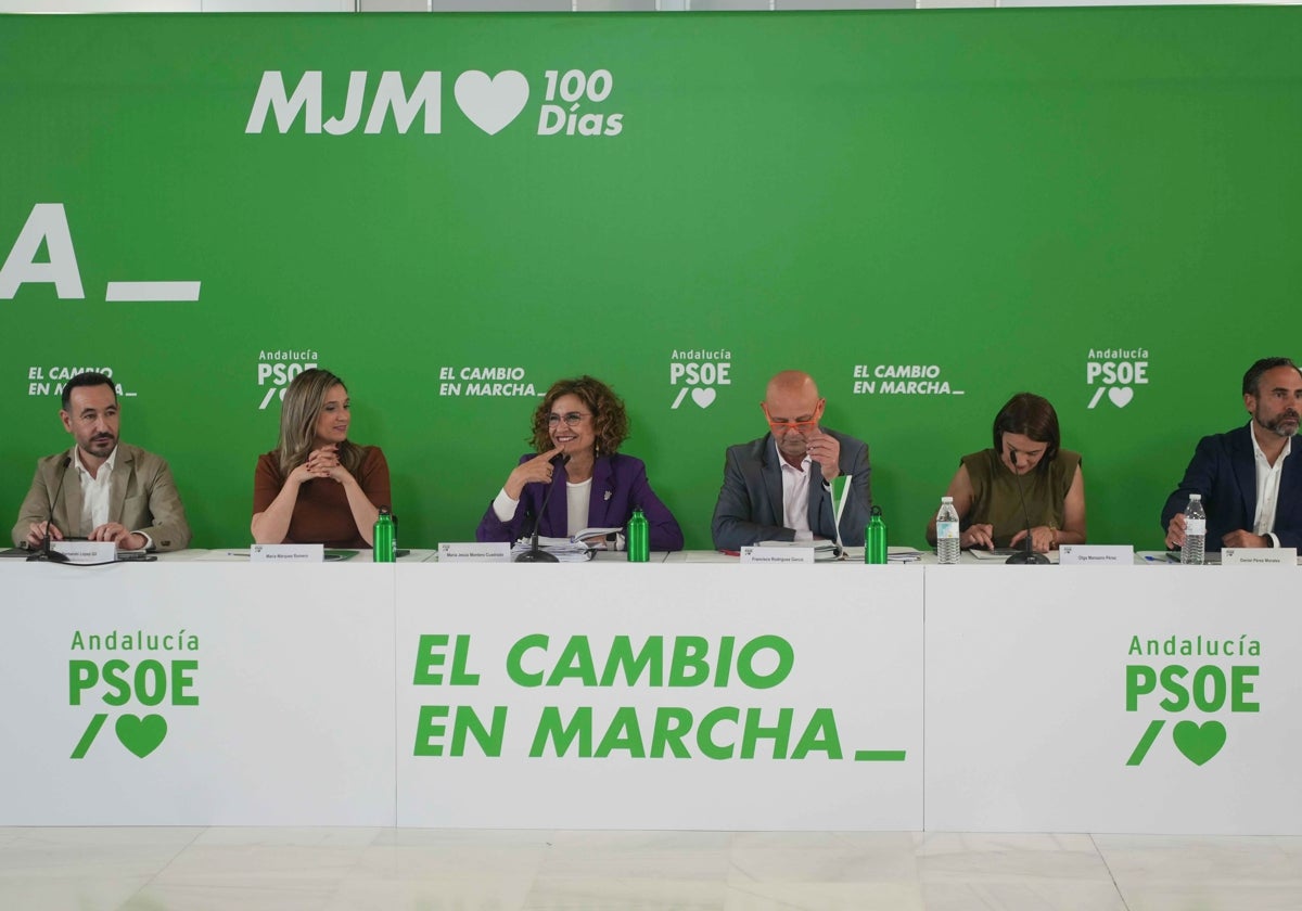 Montero, en el centro de la imagen