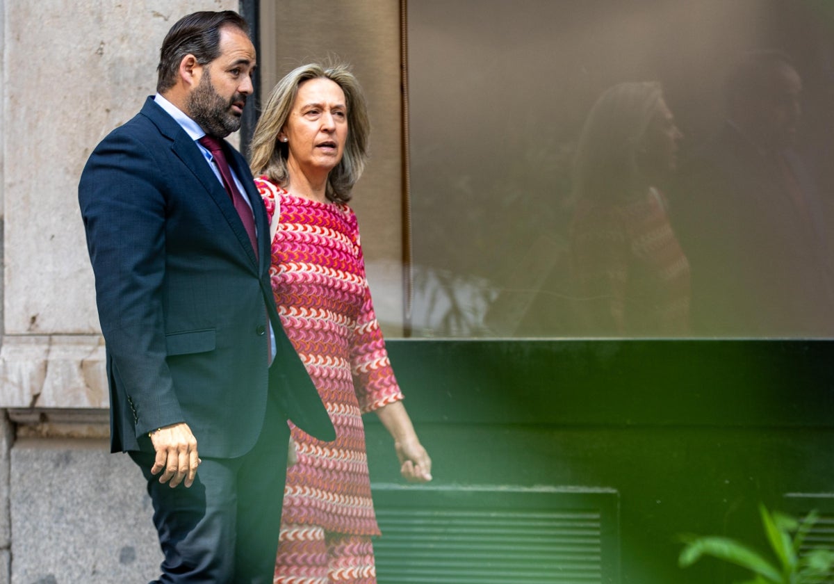 Paco Núñez y Ana Guarinos se dirigen este lunes al Comité Ejecutivo Nacional del PP en Madrid