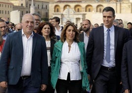 Susana Díaz contesta al encargo de Pedro Sánchez a Ábalos para derribarla como líder del PSOE andaluz: «Es muy jodido»