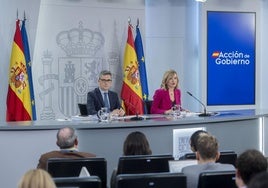El Gobierno anuncia que iniciará acciones legales por los mensajes de Sánchez y Ábalos si no hay una investigación de oficio